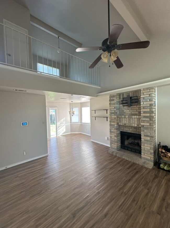 Building Photo - 2501 Windmill Dr