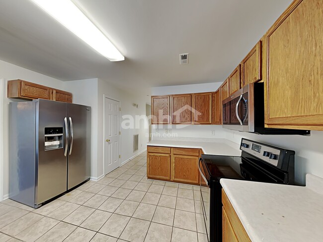 Building Photo - 5124 Kiev Dr