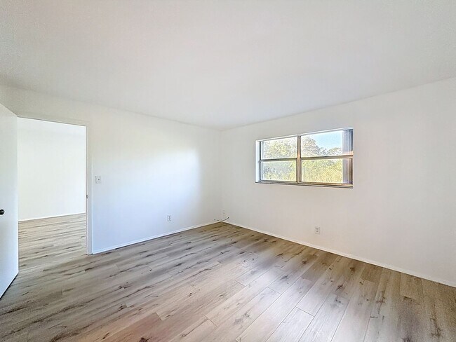 Building Photo - Newly remodeled  2 BEDROOM 2 BATH