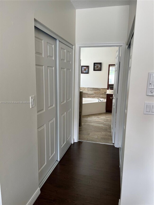 Building Photo - 803 SW 118th Ave