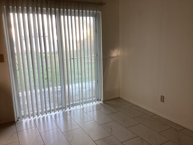 Building Photo - Apopka Duplex