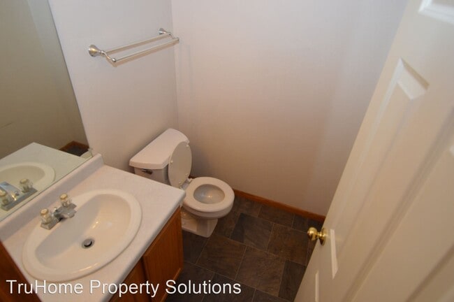Building Photo - 3 br, 2.5 bath House - 2144 Knightsbridge ...