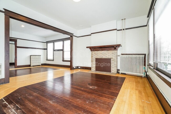 Building Photo - 1319 S 6th Ave