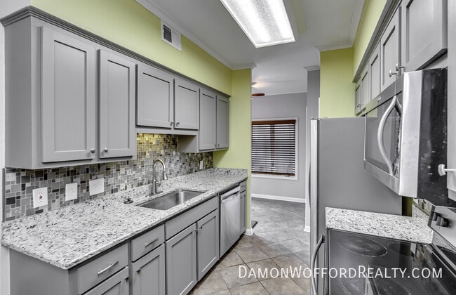 Building Photo - 34 Park Crest Pl