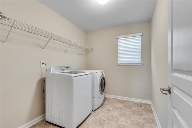 Building Photo - 270 Woods Creek Dr