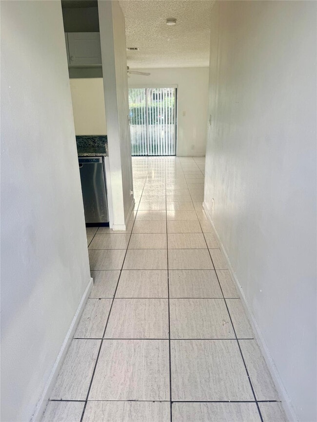 Building Photo - 11650 NW 23rd Ct