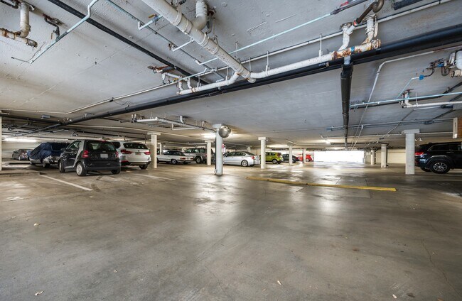 Building Photo - 11645 Montana Ave