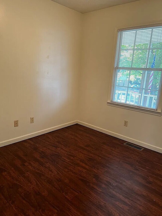 Building Photo - Charming Single Family Home in the Heart of Elizabethton