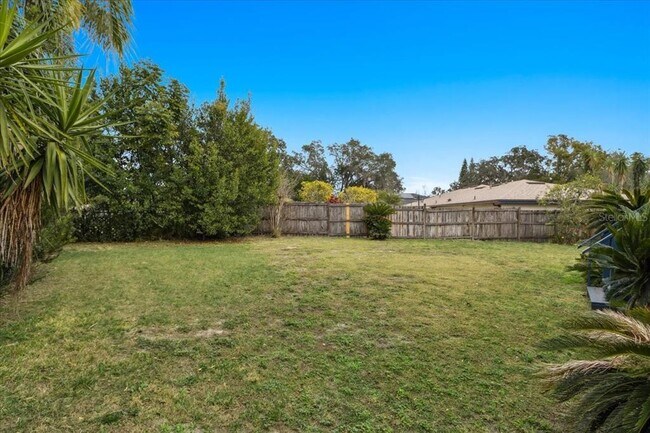 Building Photo - 521 Brookside Cir