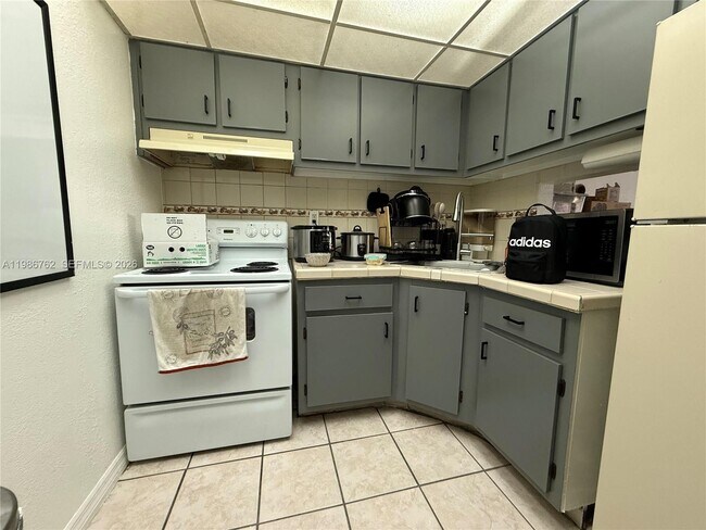 Building Photo - 4550 NW 9th St