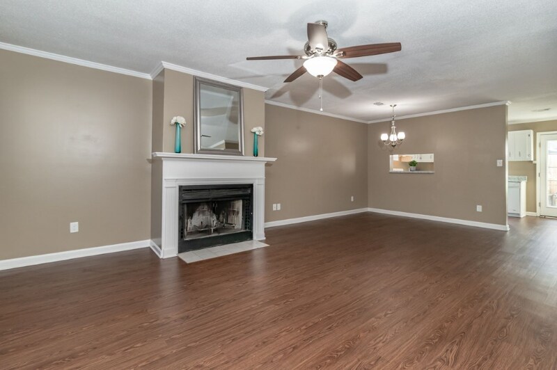 Building Photo - 2018 Briar Ct