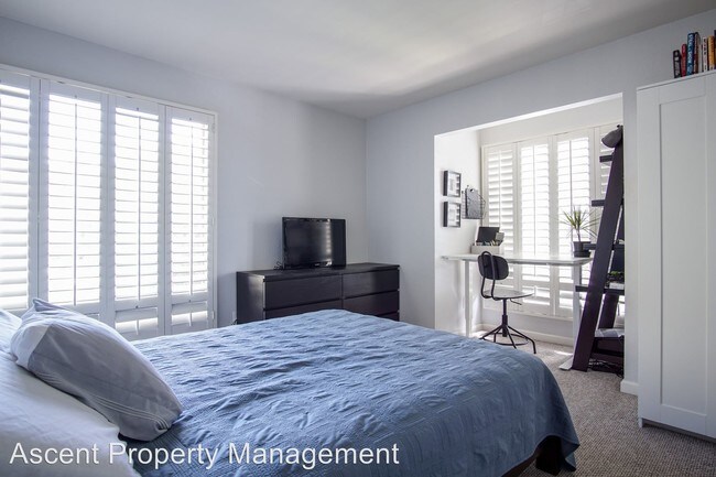 Building Photo - 7930 Mission Center Ct