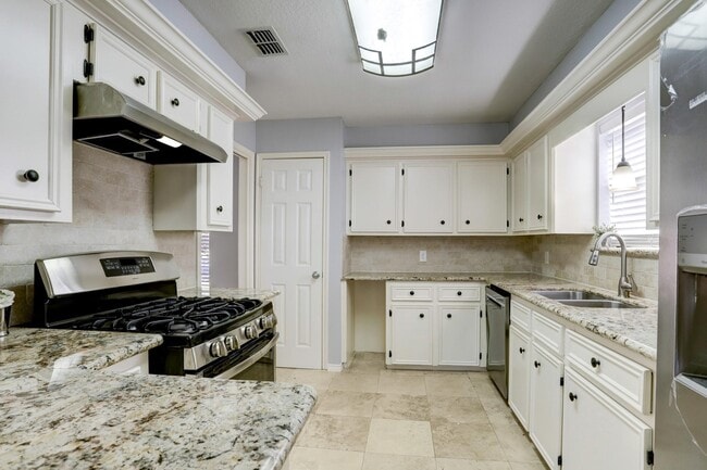 Building Photo - 1106 Western Springs Dr