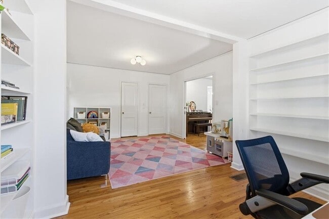 Building Photo - 693 Glenwood Ave SE