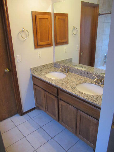 Building Photo - 13329 Mayberry Pl