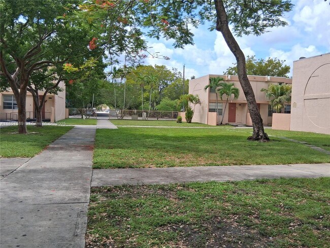 Building Photo - 6103 SW 69th St