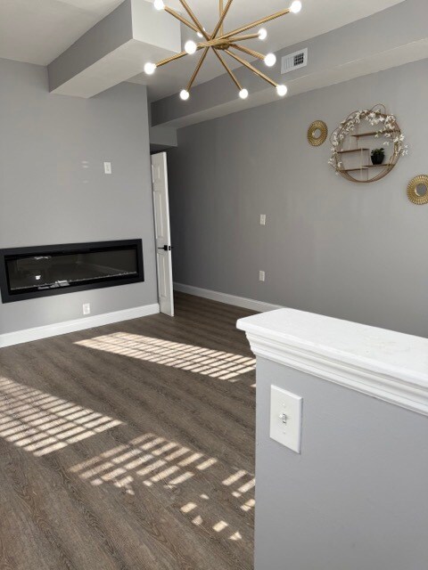 Living Room - 1402 W Saratoga St