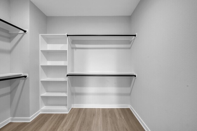 Building Photo - 14833 Spica Ct