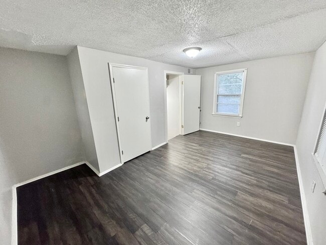 Building Photo - 655 Granada Rd