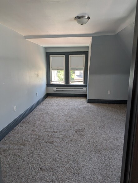 Building Photo - 430 Dawson Ave