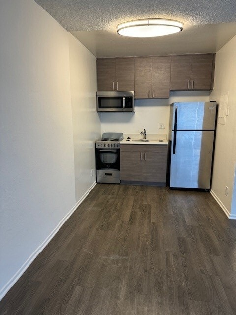 Building Photo - Balboa Grande Apartments