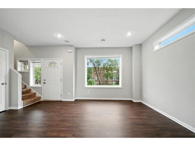 Building Photo - 600 W 32nd St