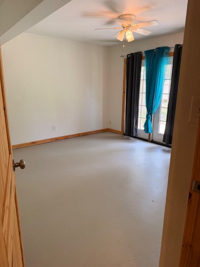 Building Photo - 206 Timber Ln Loop