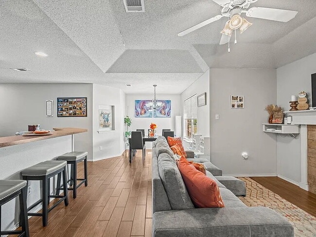 Building Photo - Beautiful Duplex Near End of a Quiet Cul-de-sac in Lubbock Cooper ISD!