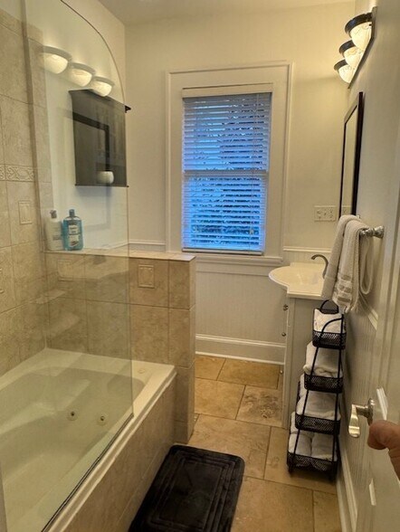 Building Photo - 71 17th St NE