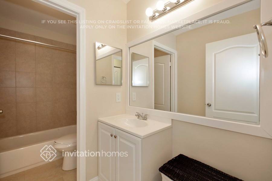 Building Photo - 11242 SW 64th Ln