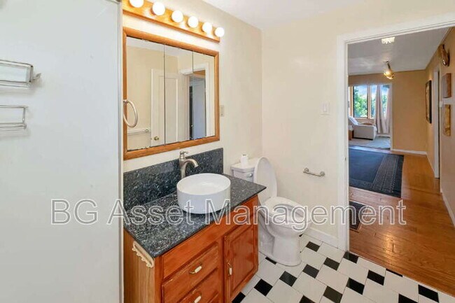 Building Photo - 6606 Aqua Vista Ct
