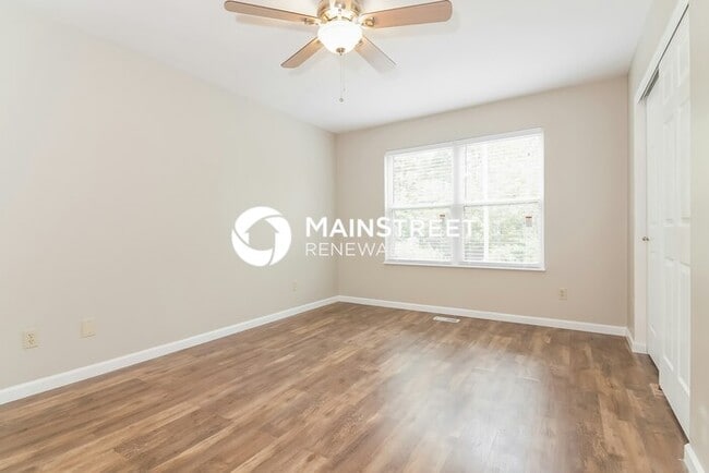 Building Photo - 3 Bedroom Pet-Friendly Home in St. Louis, MO with Main Street Renewal
