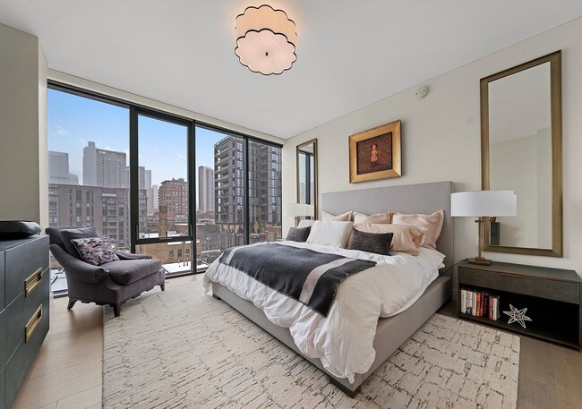 Building Photo - 366 W Superior St