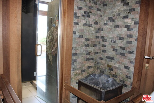 Building Photo - 11502 Dona Teresa Dr