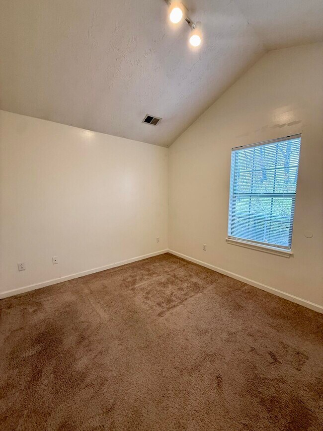 Building Photo - 781 Nickwood Trail