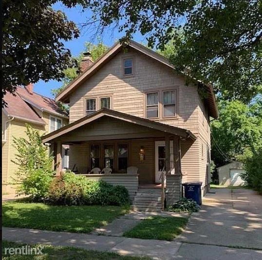 Primary Photo - 4 br, 1.5 bath House - 815 Dewey Ave House