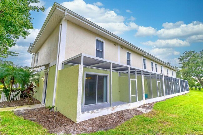 Building Photo - 2045 Grand Oak Dr