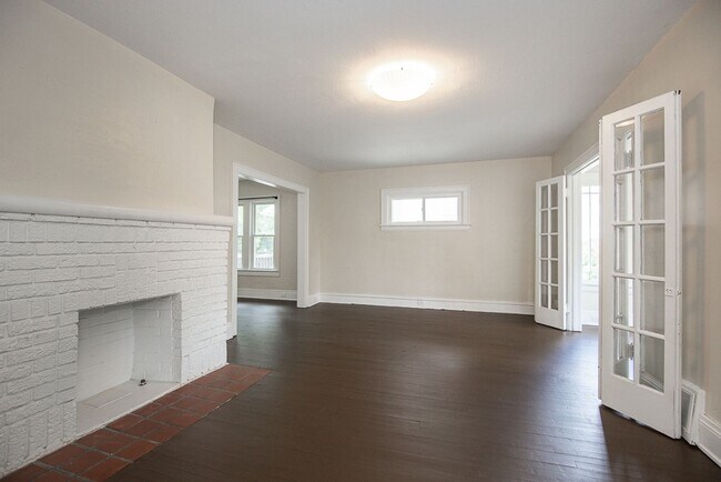 Building Photo - 3250 Berkshire Rd