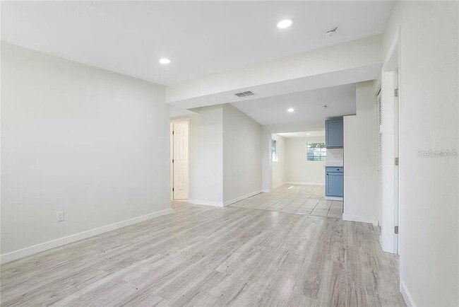 Building Photo - 6817 Larmon St