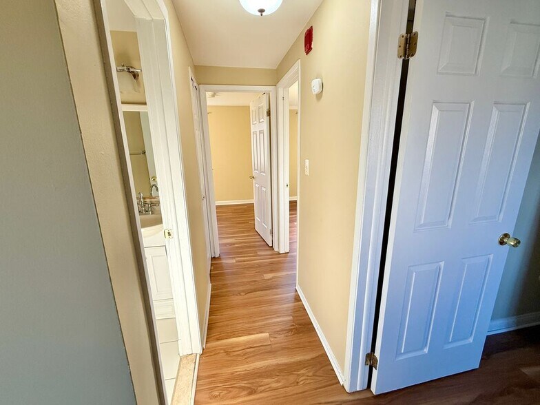 Building Photo - 44563 Savery Dr