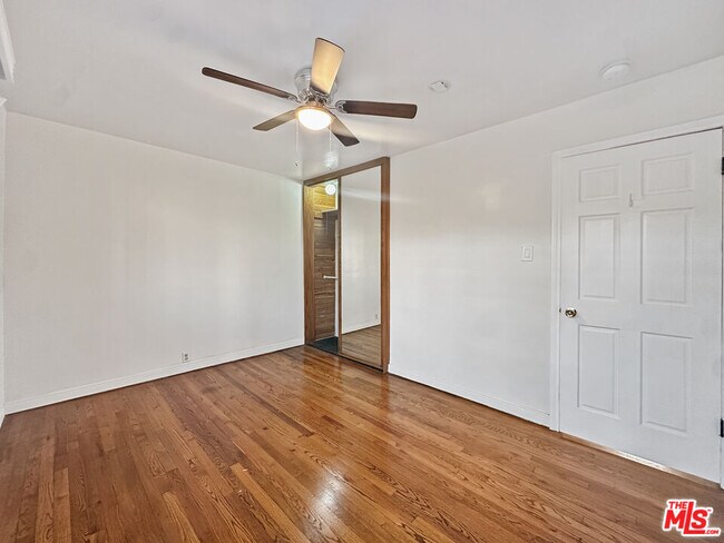 Building Photo - 5962 W 85th Pl