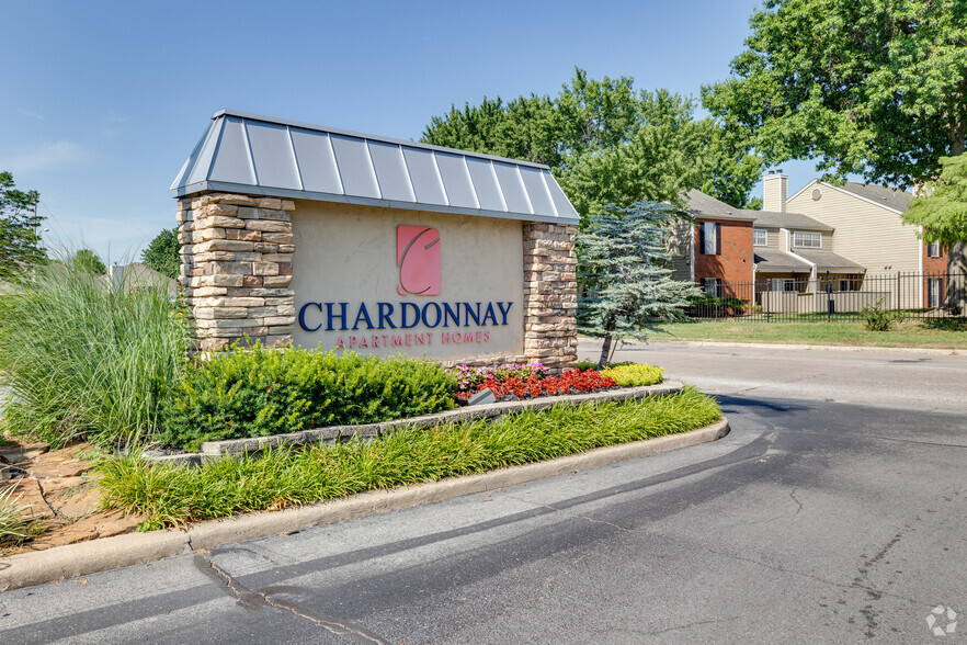 Primary Photo - Chardonnay Apartments