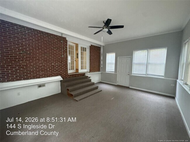 Building Photo - 144 S Ingleside Dr