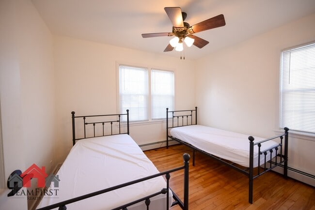 Building Photo - 1135 S Ridge Rd