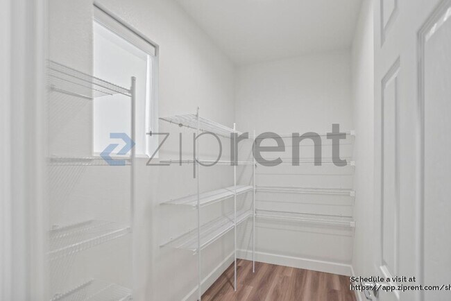 Building Photo - 4203 Randa Wy