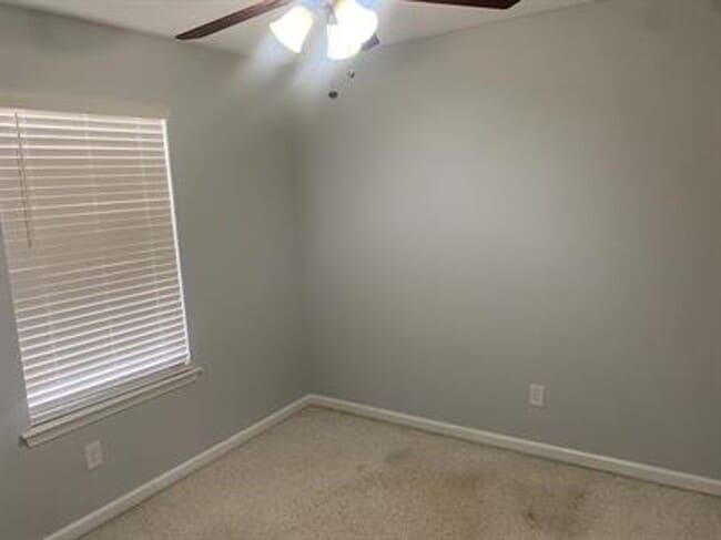 Building Photo - 208 Cypress Creek Dr
