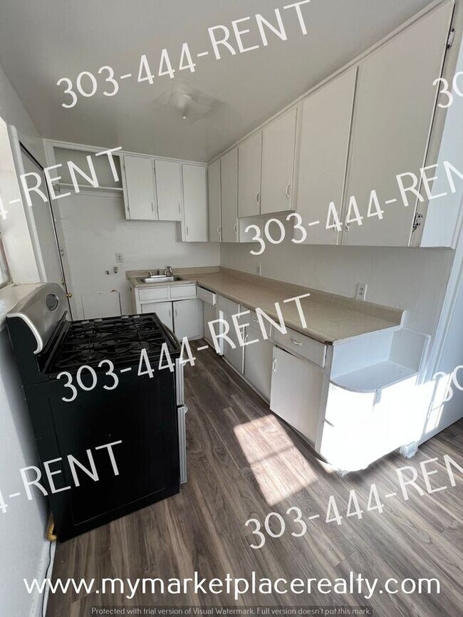 Building Photo - Nice house - 3 Bedroom, 1 bedroom