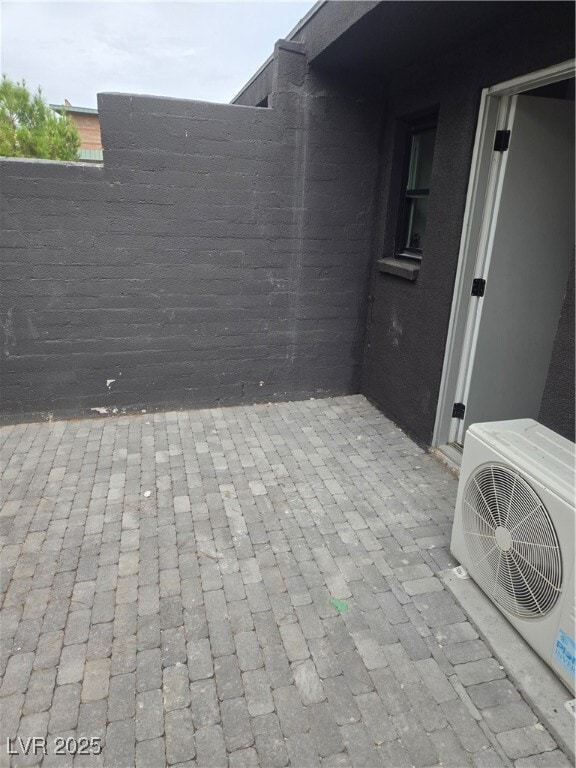 Building Photo - 1000 Lewis Ave