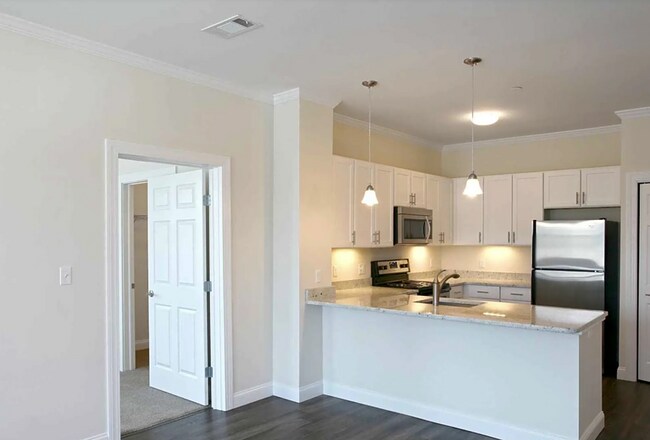 Building Photo - Edgewater Apartments