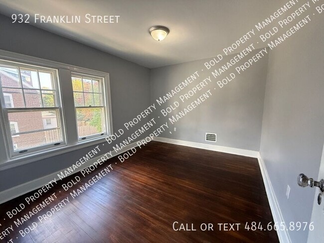 Building Photo - 932 Franklin St